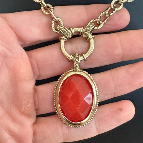 2028 Gold tone chain link necklace 16" - 19" medallion - Picture 6 of 13